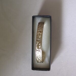 Montana Silversmiths bracelet good condition 2 horses